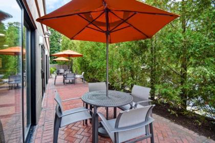 Holiday Inn Express Newport North - Middletown an IHG Hotel - image 8