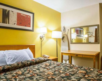 Rodeway Inn Middletown - image 12