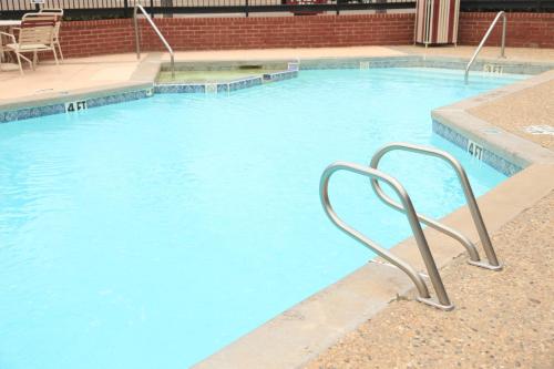 Plaza Inn Midland - image 3