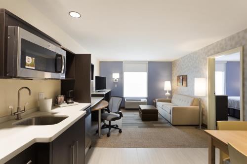 Home2 Suites by Hilton Midland - image 3