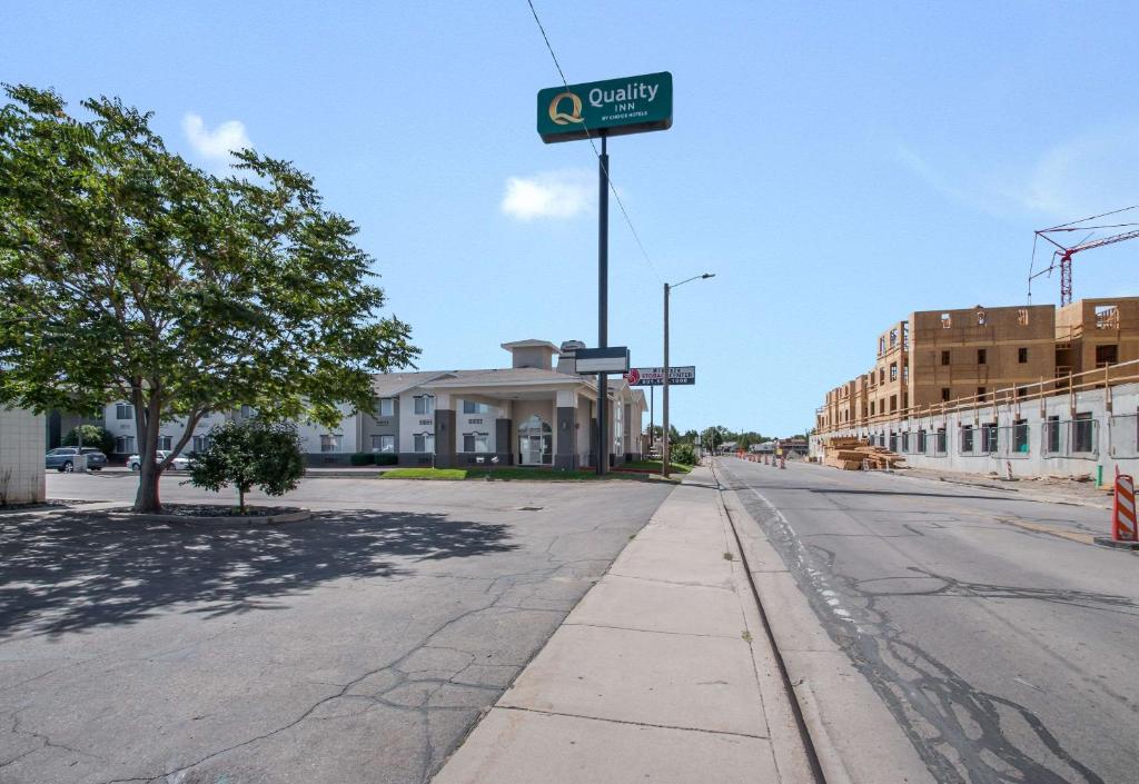 Quality Inn Midvale - Salt Lake City South - image 2