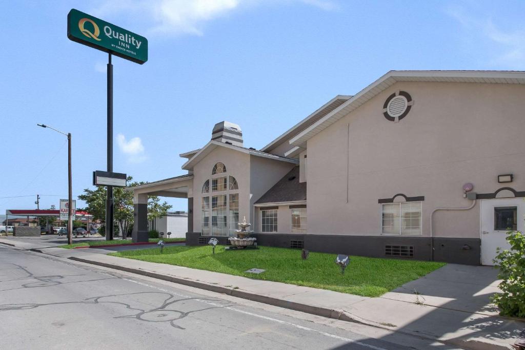 Quality Inn Midvale - Salt Lake City South - image 3