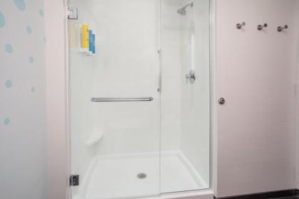 Tru By Hilton Salt Lake City Midvale - image 11