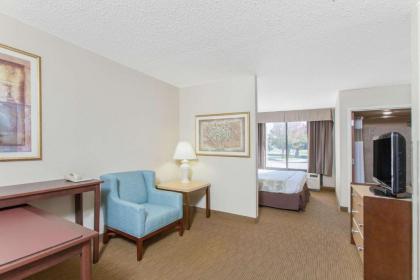 Hawthorn Suites Midwest City - image 13