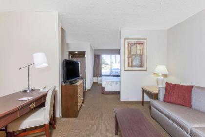 Hawthorn Suites Midwest City - image 3