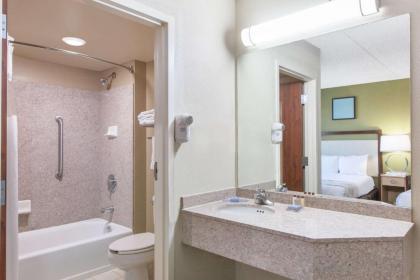 Hawthorn Suites Midwest City - image 9