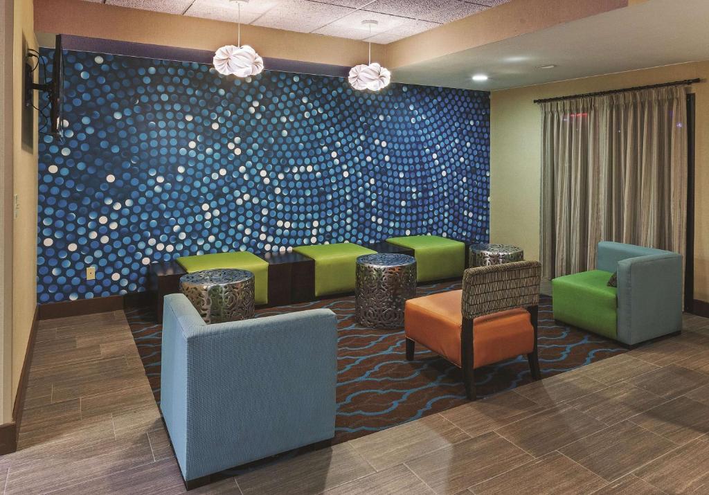 La Quinta by Wyndham Midwest City - Tinker AFB - image 6