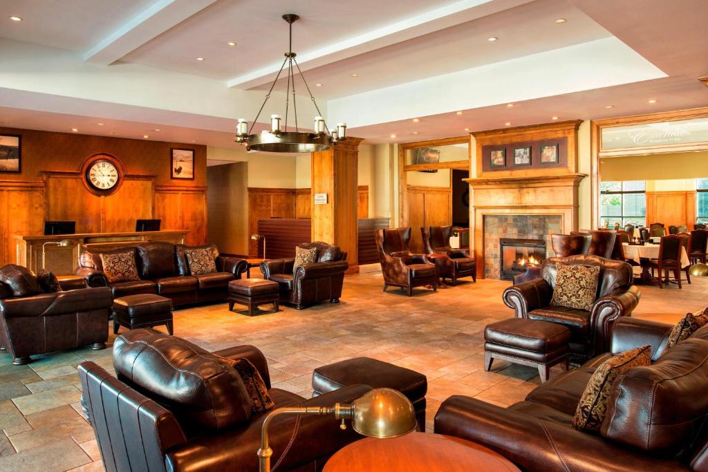 Sheraton Hotel Midwest City at the Reed Conference Center - image 2