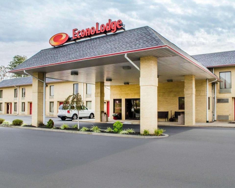 Econo Lodge - main image