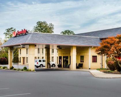 Econo Lodge - image 5