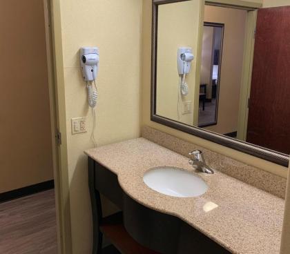 Red Roof Inn & Suites Mifflinville - image 9