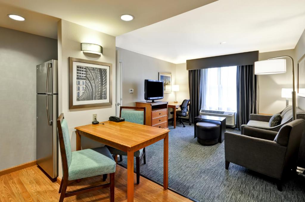Homewood Suites by Hilton Cincinnati-Milford - main image