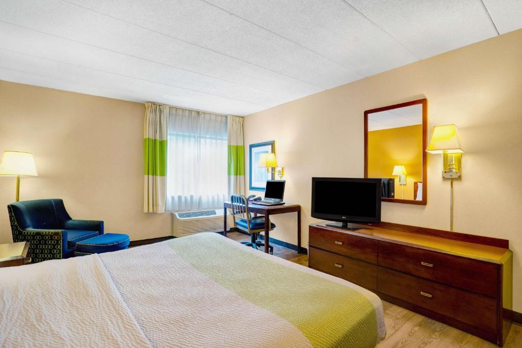 Motel 6-Milford CT - image 2