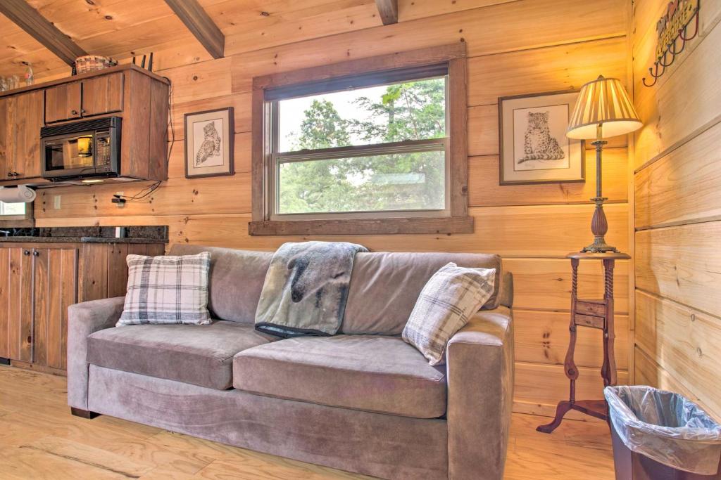 Cabin in Mill Spring Near Parker-Binns Winery - image 4