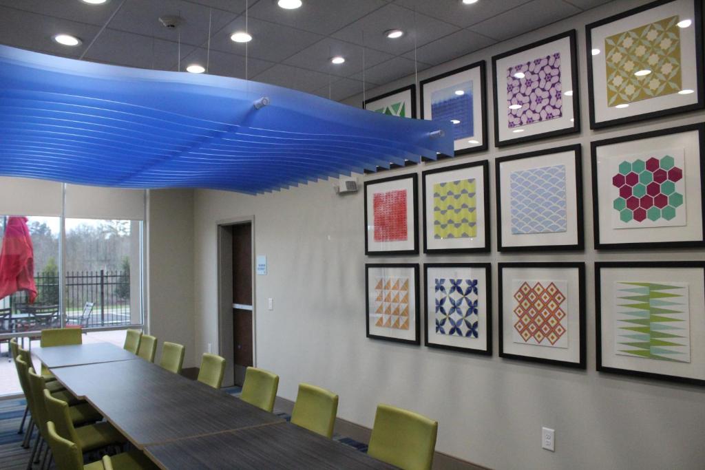 Holiday Inn Express & Suites - Milledgeville an IHG Hotel - image 4