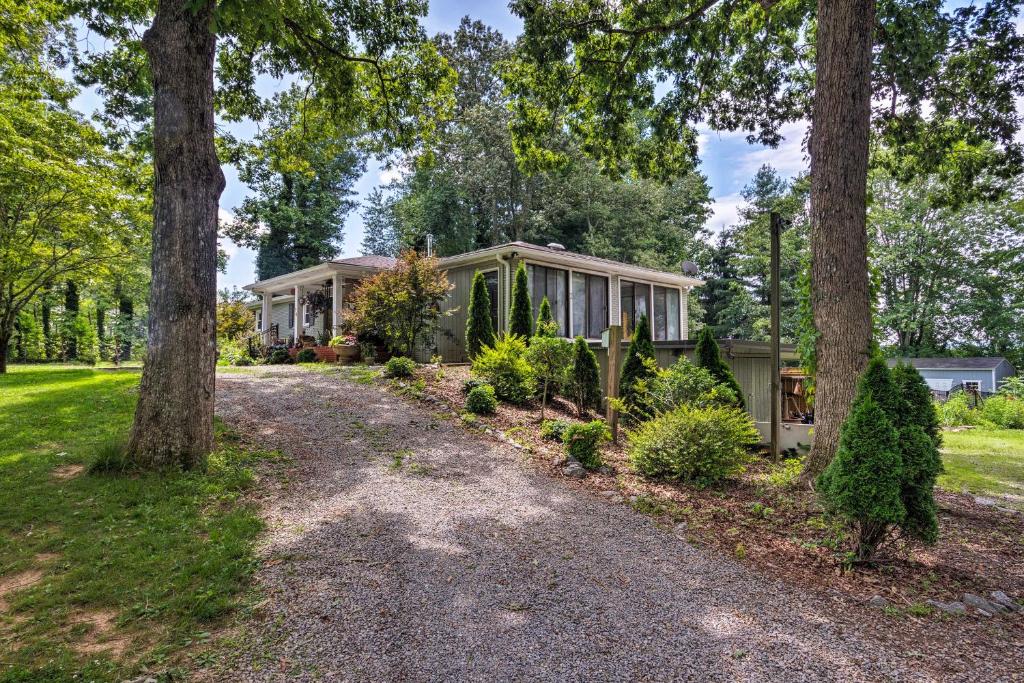 Scenic Mills River Apartment Less Than 20 Mi to Asheville - main image