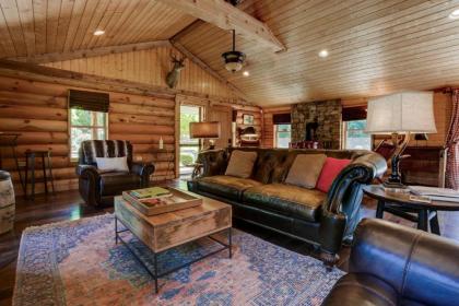 Mountain Laurel Oasis - image 6