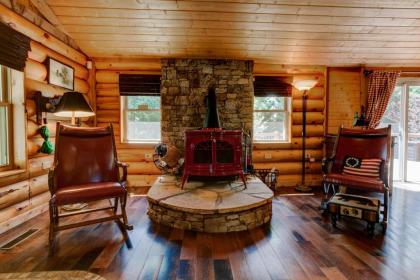 Mountain Laurel Oasis - image 8