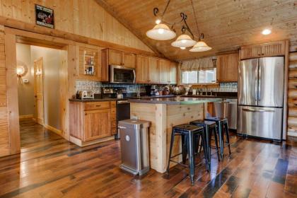 Mountain Laurel Oasis - image 9