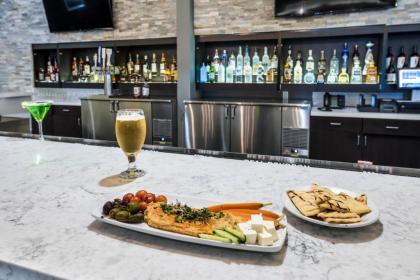 Holiday Inn Hotel & Suites Silicon Valley – Milpitas an IHG Hotel - image 3