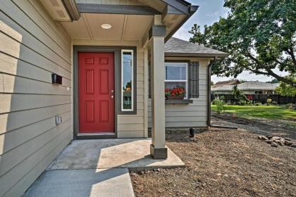 Newly-Built Home Near Wineries and Blue Mountains - image 14