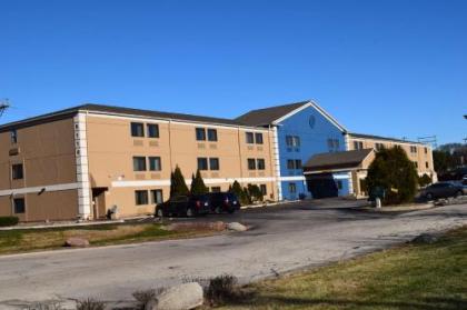 La Quinta Inn by Wyndham Milwaukee Glendale Hampton Ave - image 2