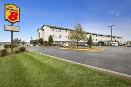 Super 8 by Wyndham milwaukee Airport milwaukee Wisconsin