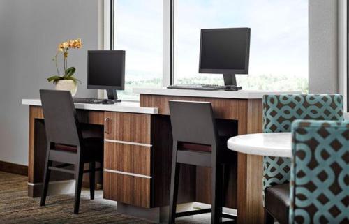 Residence Inn by Marriott Milwaukee North/Glendale - image 5