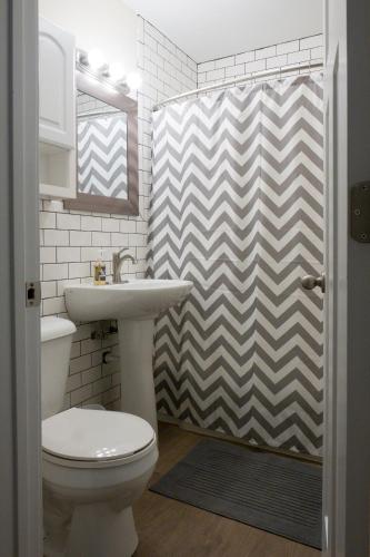 1 BR Apt Near Marquette University by Frontdesk - image 4