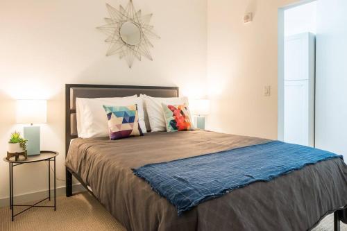 Frontdesk MKE Lofts Downtown Milwaukee - image 5