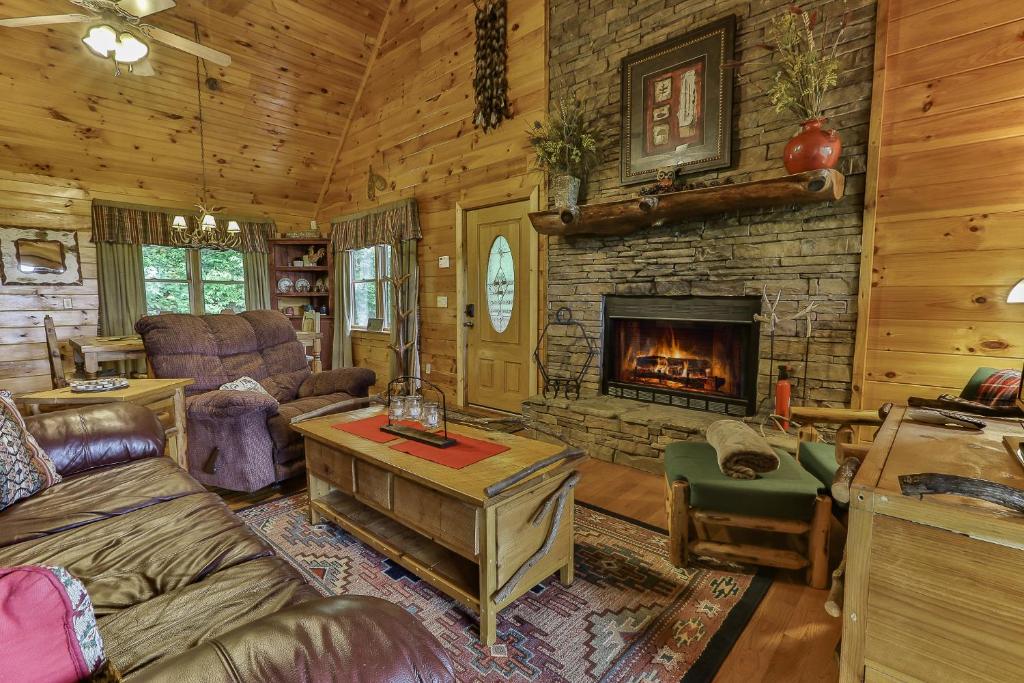 CABIN TIME - When you need to relax and unwind a visit to Cabin Time is what you need! - image 6