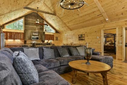 COE-Z Cabin Escape - Beautiful spacious ranch style cabin with Three King Bedrooms. - image 17