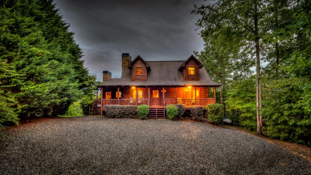 Wander In Lodge by Escape to Blue Ridge - image 2