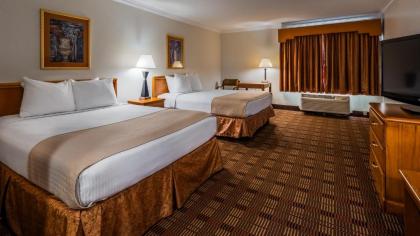 Best Western Clubhouse Inn & Suites - image 4