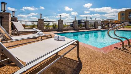 Best Western Clubhouse Inn & Suites - image 8