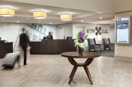 DoubleTree by Hilton Minneapolis Park Place - image 1