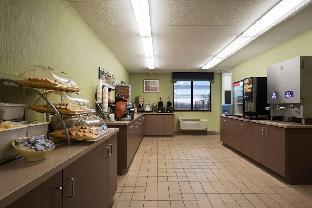 Days Hotel By Wyndham University Ave Se - main image