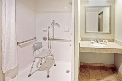 La Quinta by Wyndham Minneapolis-Minnetonka - image 12