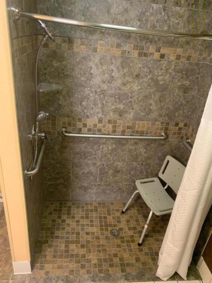 Wingate by Wyndham Minot - image 7