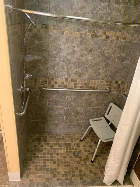 Wingate by Wyndham Minot - image 7