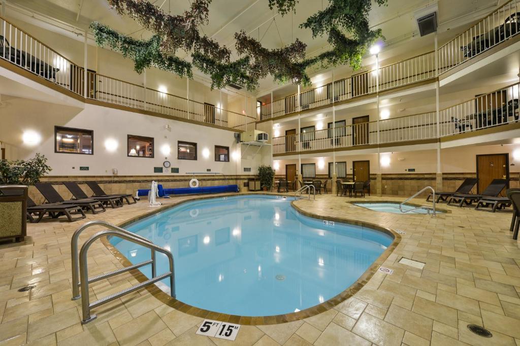 Motel 6 Minot ND - main image