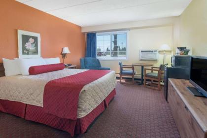 Days Inn by Wyndham Minot - image 12