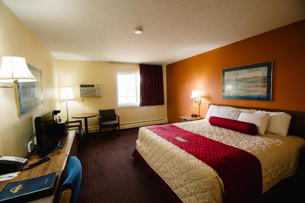 Days Inn by Wyndham Minot - image 3