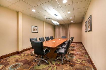 Clarion Hotel Convention Center - image 7
