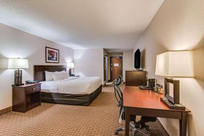 Clarion Hotel Convention Center - image 8