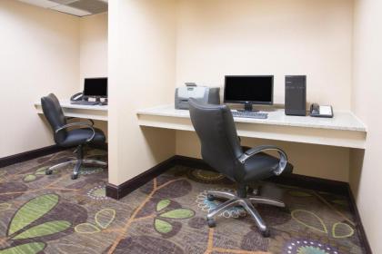 Holiday Inn Express Hotel & Suites Minot South an IHG Hotel - image 14