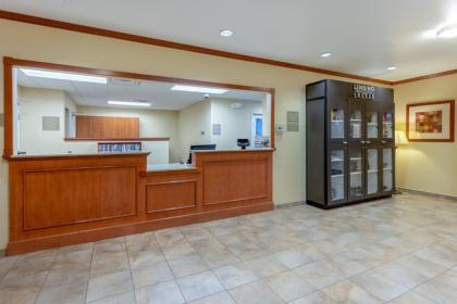 Candlewood Suites Minot an IHG Hotel - image 14