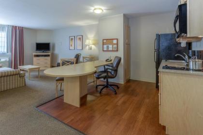 Candlewood Suites Minot an IHG Hotel - image 3