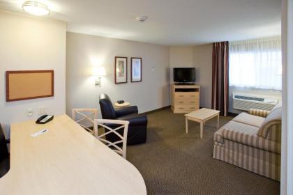 Candlewood Suites Minot an IHG Hotel - image 9