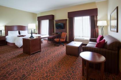 Hampton Inn & Suites Minot - image 11